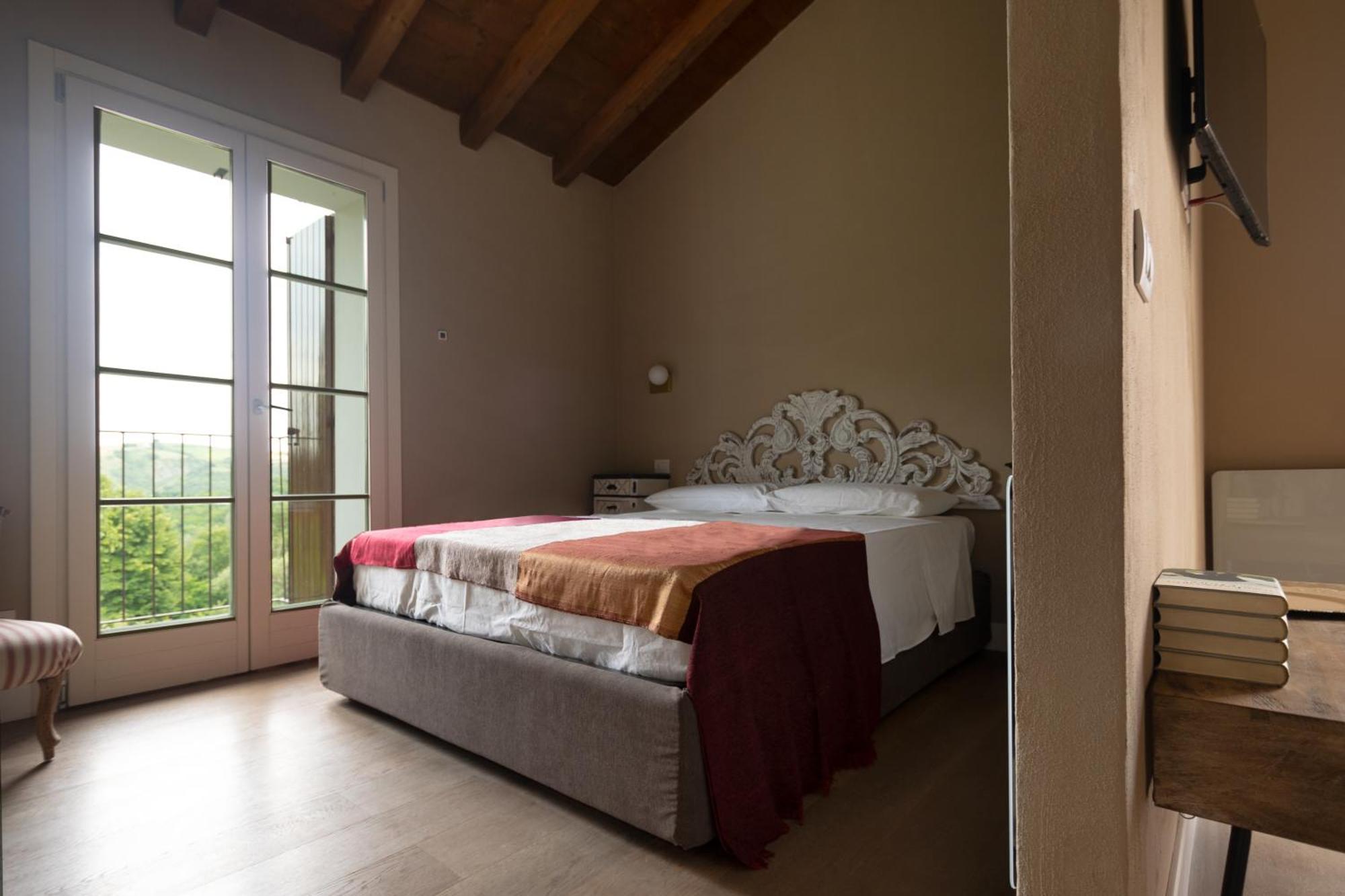 Luce Boutique Hotel Fortunago Luaran gambar