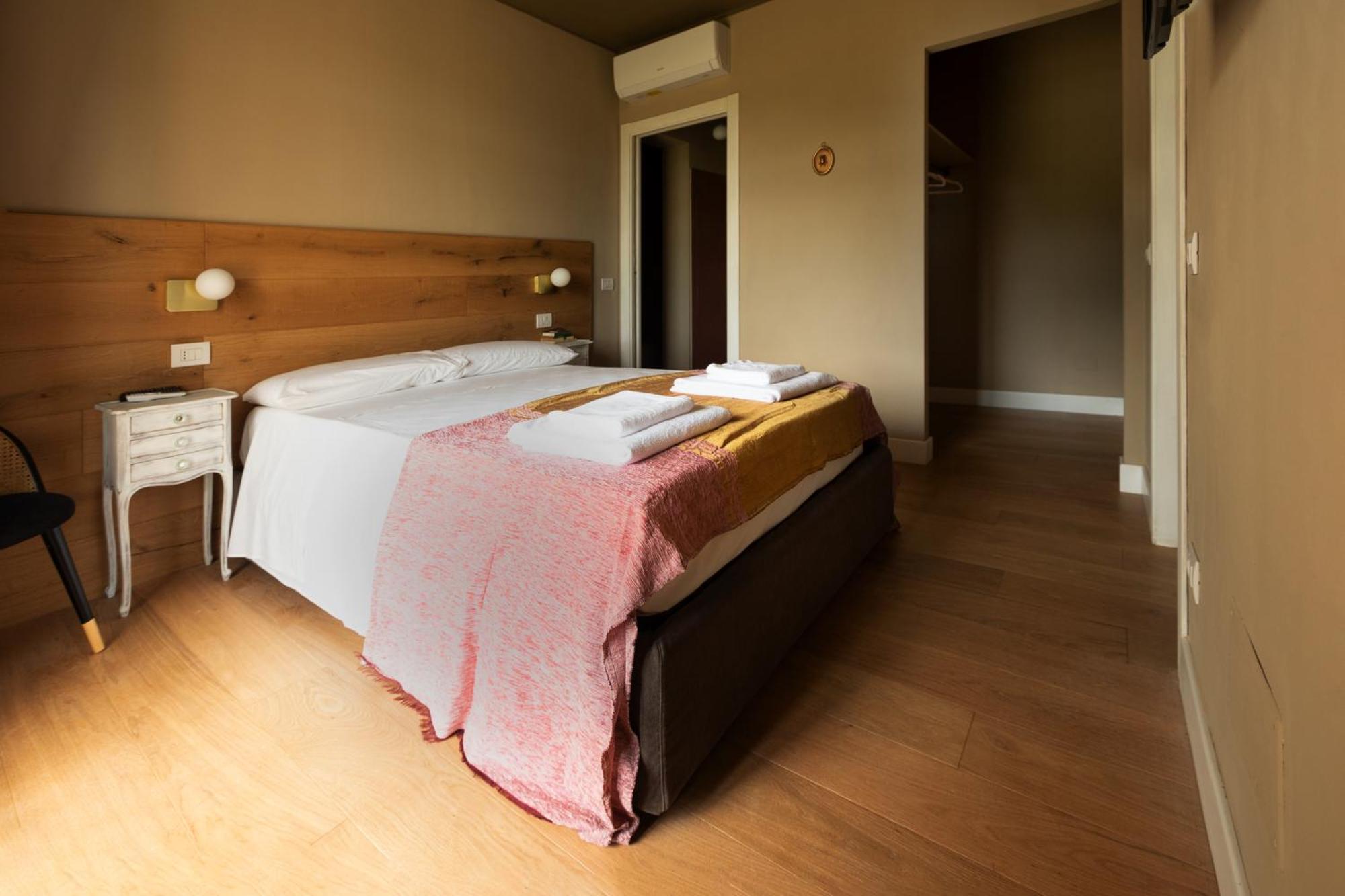 Luce Boutique Hotel Fortunago Luaran gambar