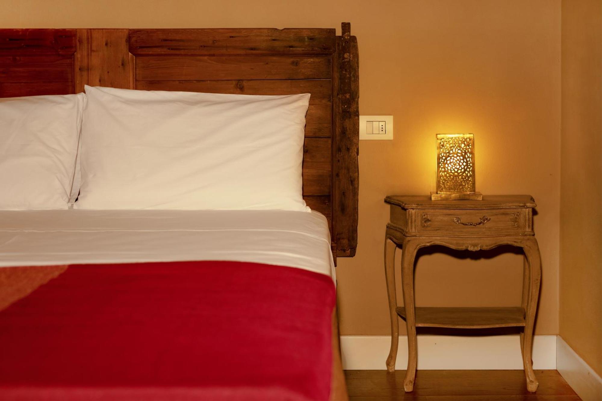 Luce Boutique Hotel Fortunago Luaran gambar