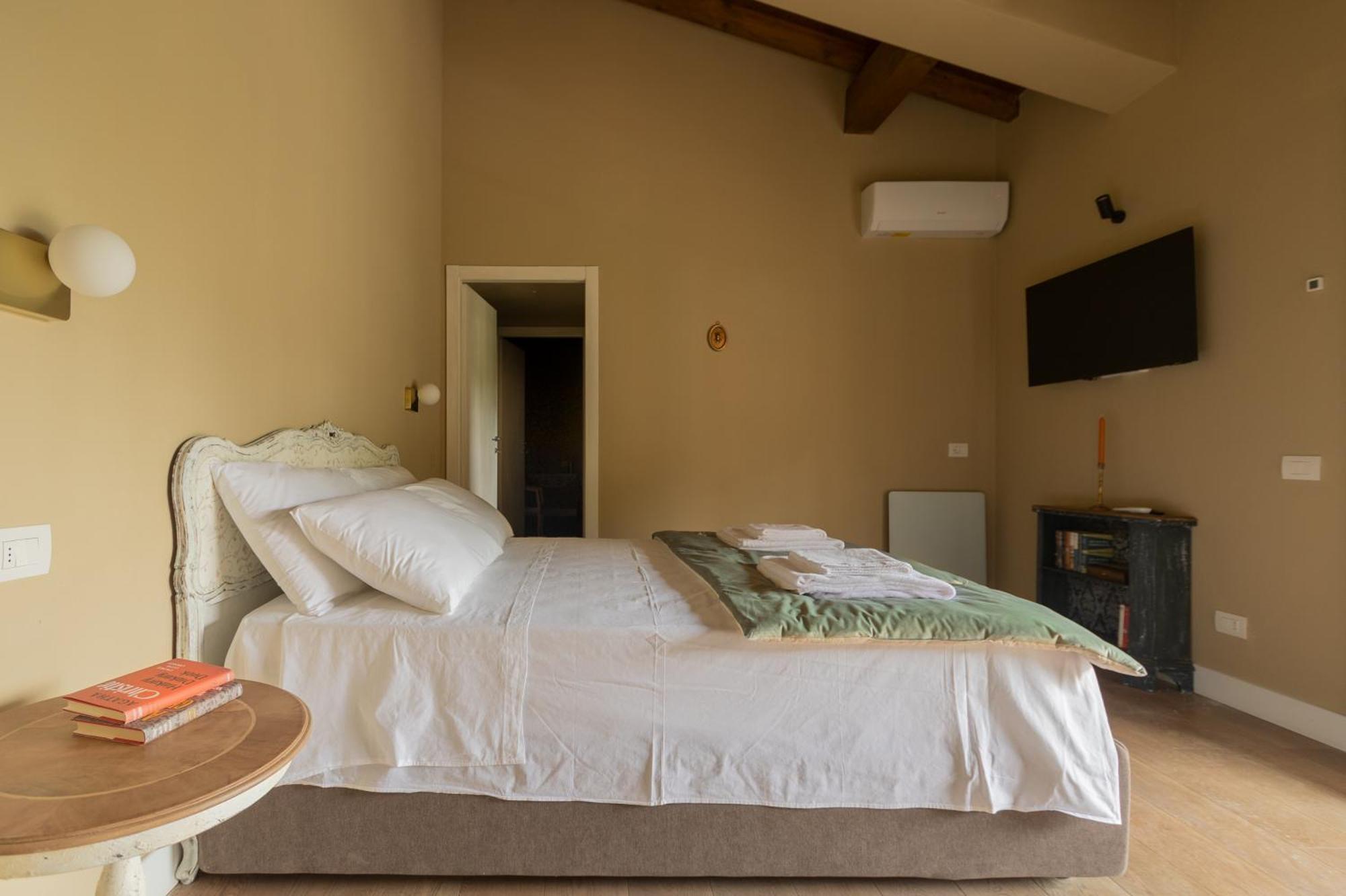 Luce Boutique Hotel Fortunago Luaran gambar