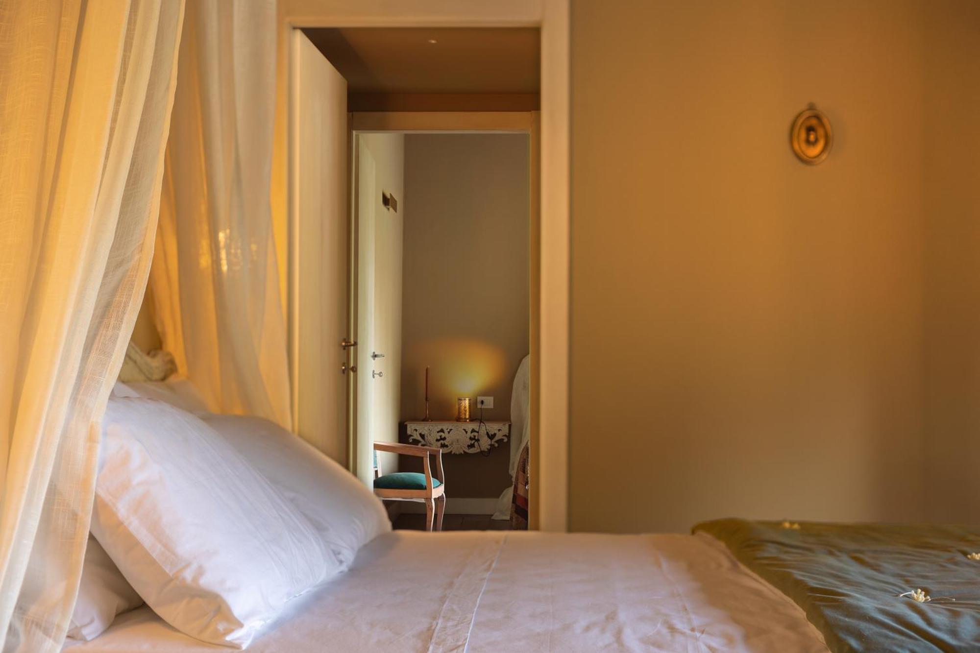 Luce Boutique Hotel Fortunago Luaran gambar
