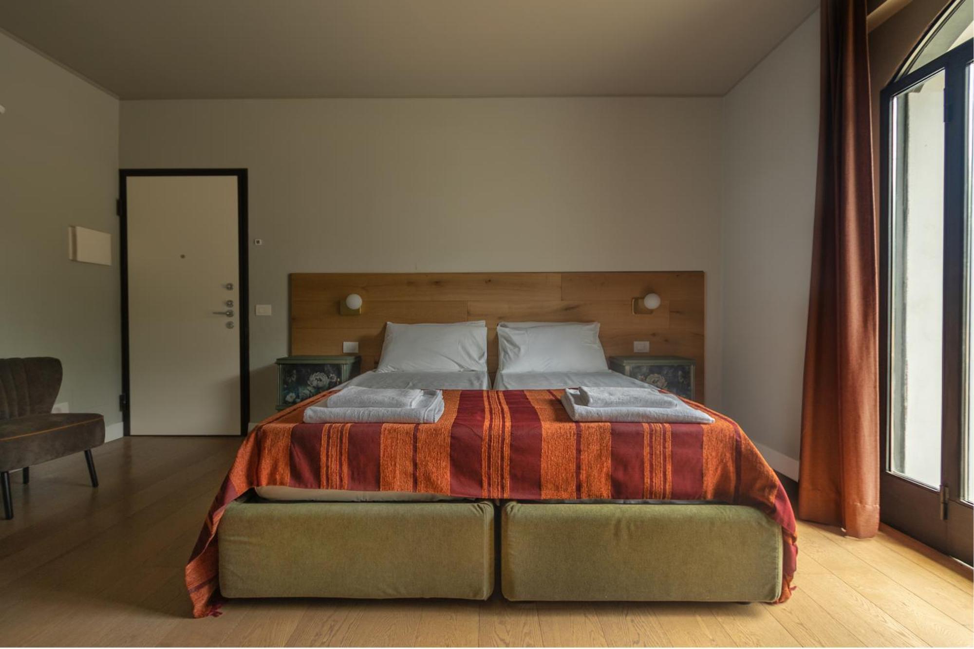 Luce Boutique Hotel Fortunago Luaran gambar